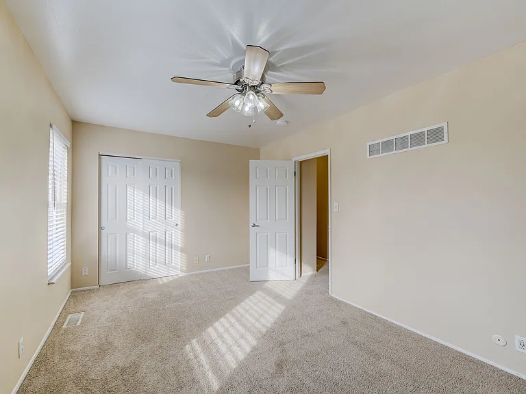 1090-1108 N Hanley Rd — Photo 13