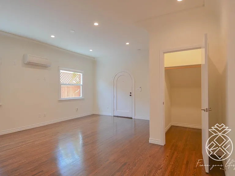 1848 S Redondo Blvd #1848 — Photo 7