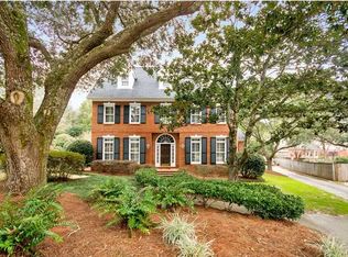 200 Lakewood Dr W, Mobile, AL 36608
