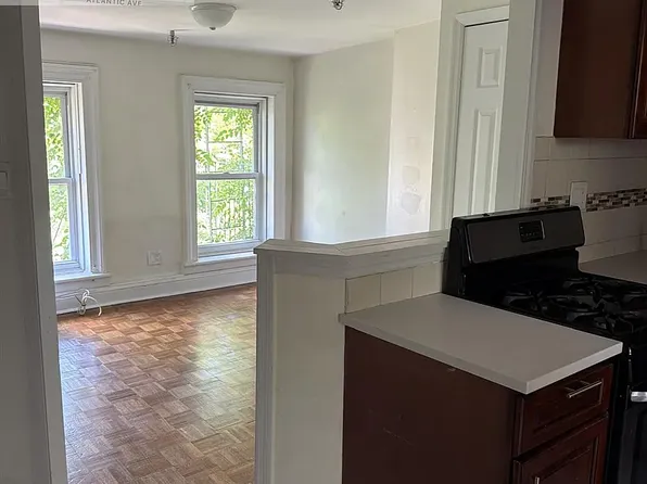 313 Macon St APT 4, Brooklyn, NY 11216