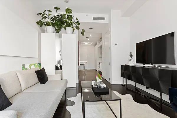 Rented by Douglas Elliman | media 19