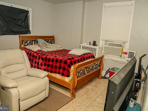 5th image of 4024 N 8th St