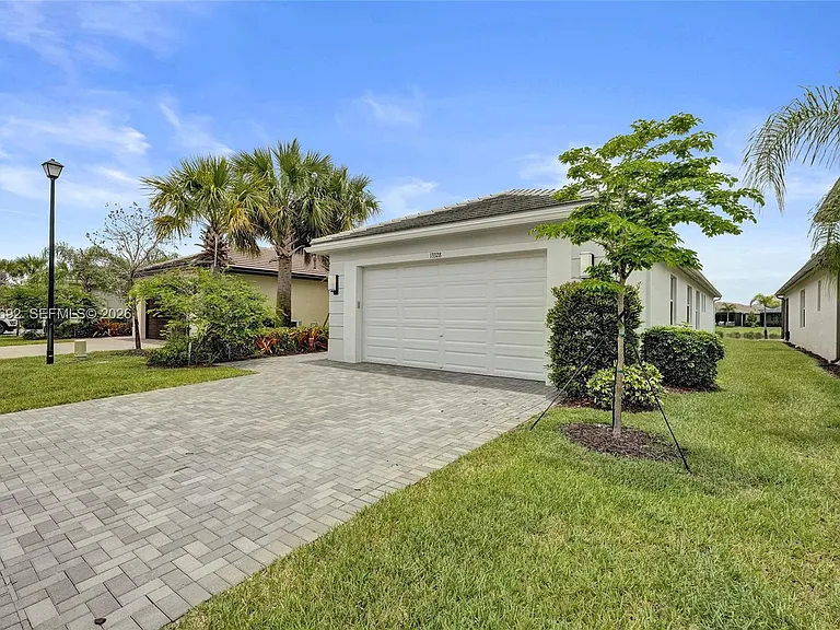 13328 SW River Rock Rd — Photo 3