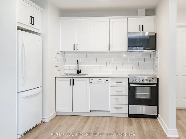 7669 Alpine Dr #LOWER — Photo 5