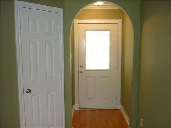 4th image of 5318 Bayou Dr