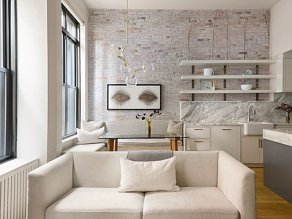 3rd image of 109 W 70th St