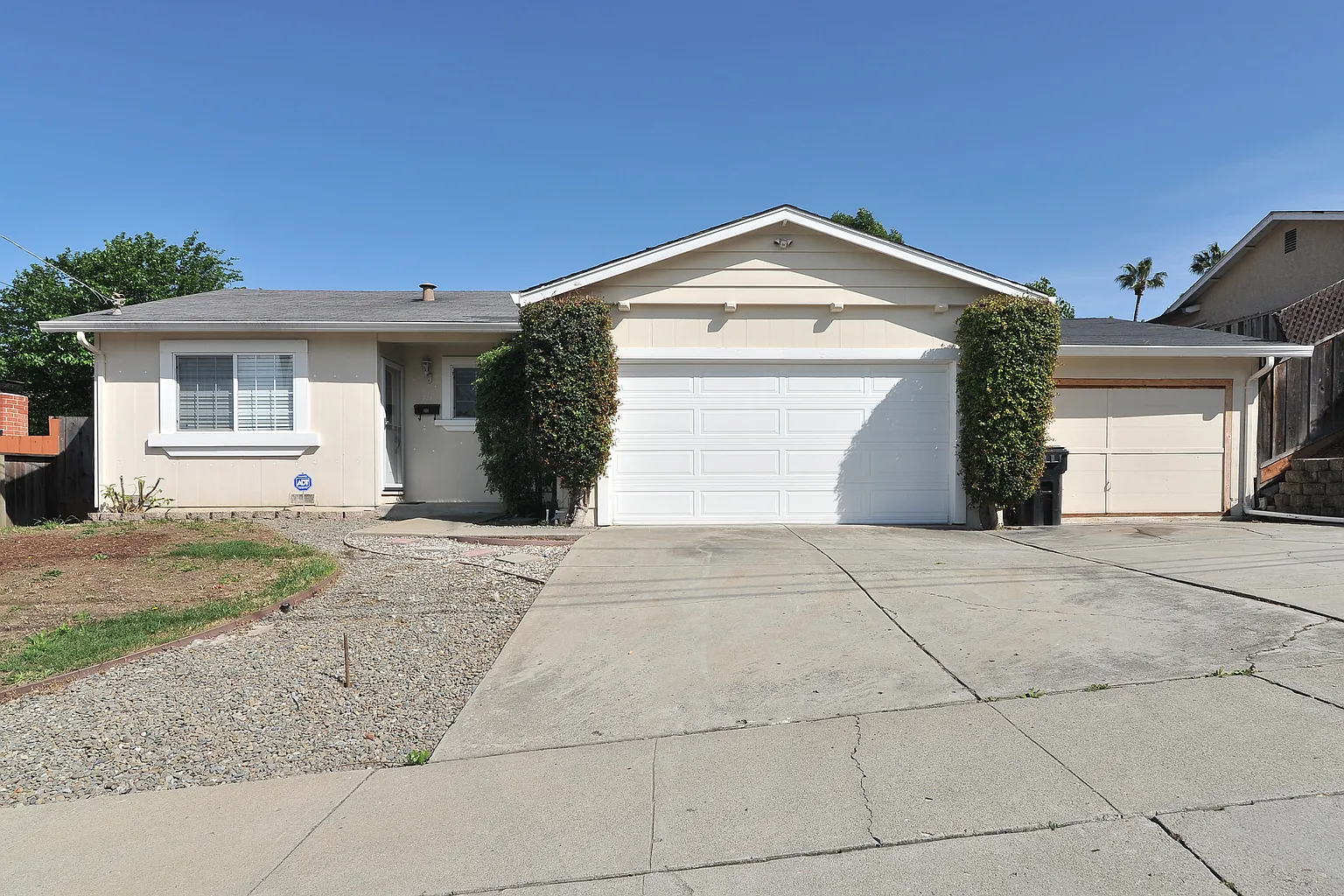 781 Feller Ave photo 1