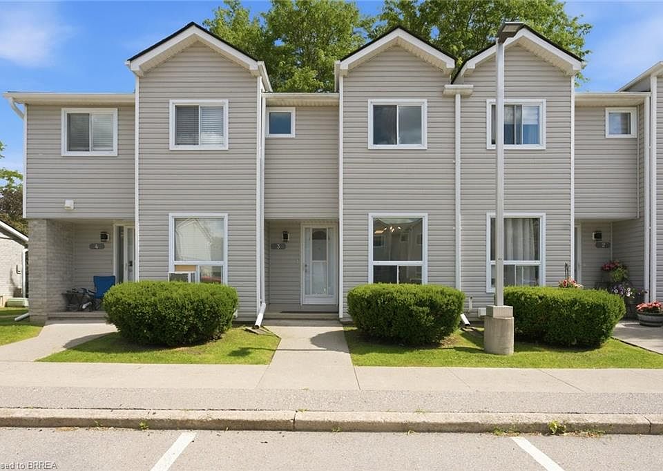 1st image of 476 Grey St #3