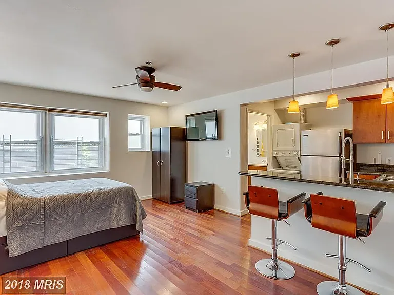 1512 Marion St NW #104 — Photo 2