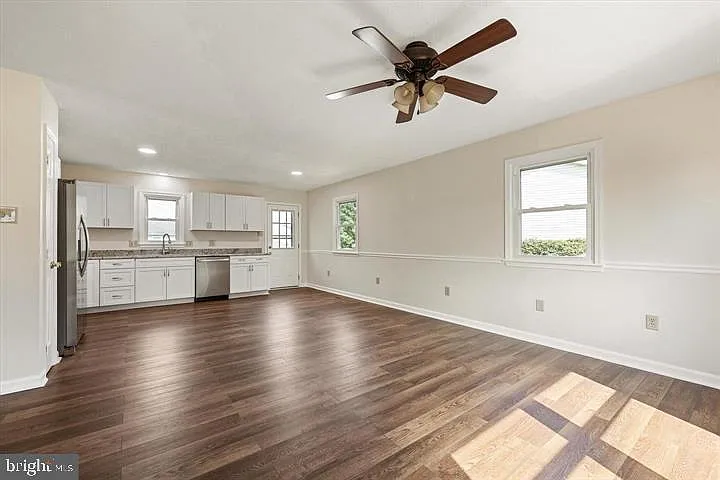 136 Nightingale Ave — Photo 10