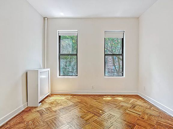 4th image of 146 Fenimore St APT B2