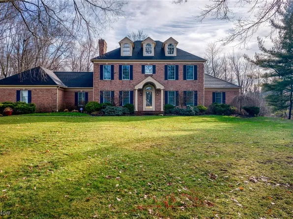 105 Fox Trace Ln, Hudson, OH 44236