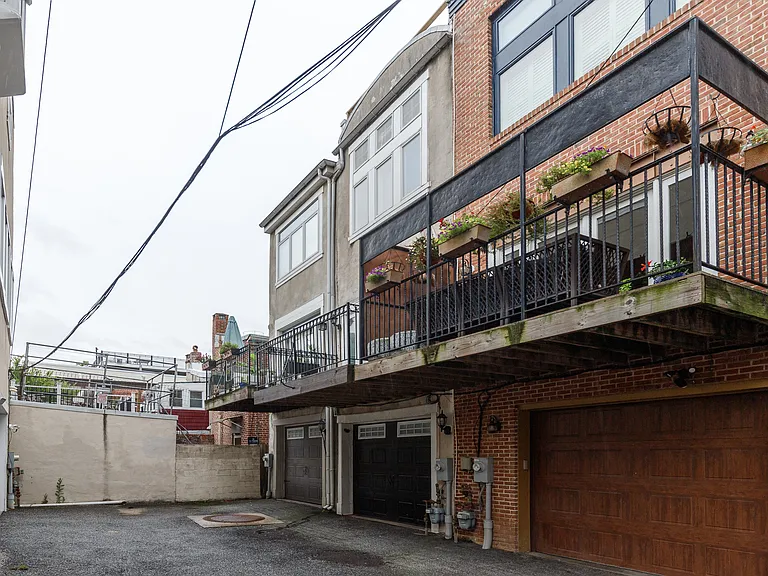 1724 Fleet St — Photo 26