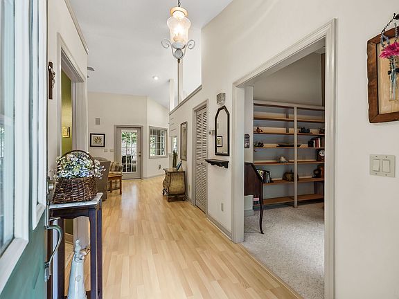 2nd image of 37 Homberg Ln