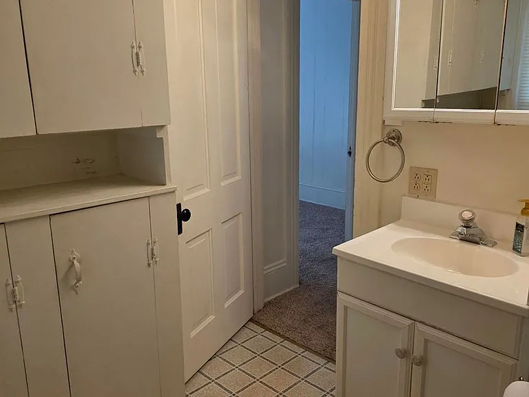 200 E Walnut St — Photo 15
