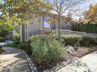 67 Starview Dr, Oakland, CA 94618