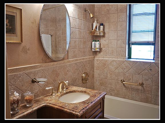 4th image of 8375 Woodhaven Blvd APT 4B