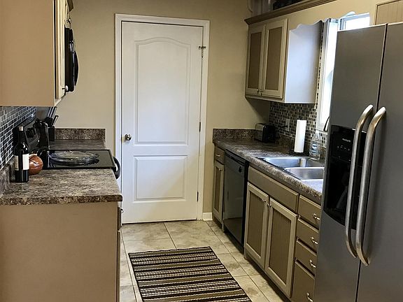 5th image of 217 Eventine Dr