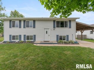 332 6th St, Colona, IL 61241