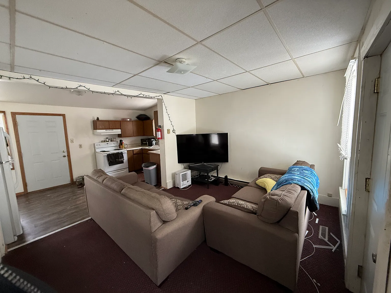 3 bed, $1,290 — Photo 2