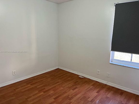 4th image of 1617 Zenith Way Unit 1617