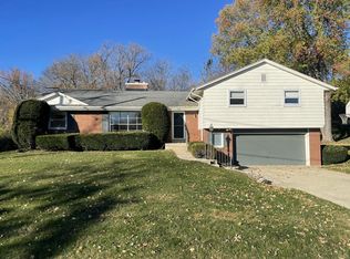 7425 N Redwood Rd, Glendale, WI 53209