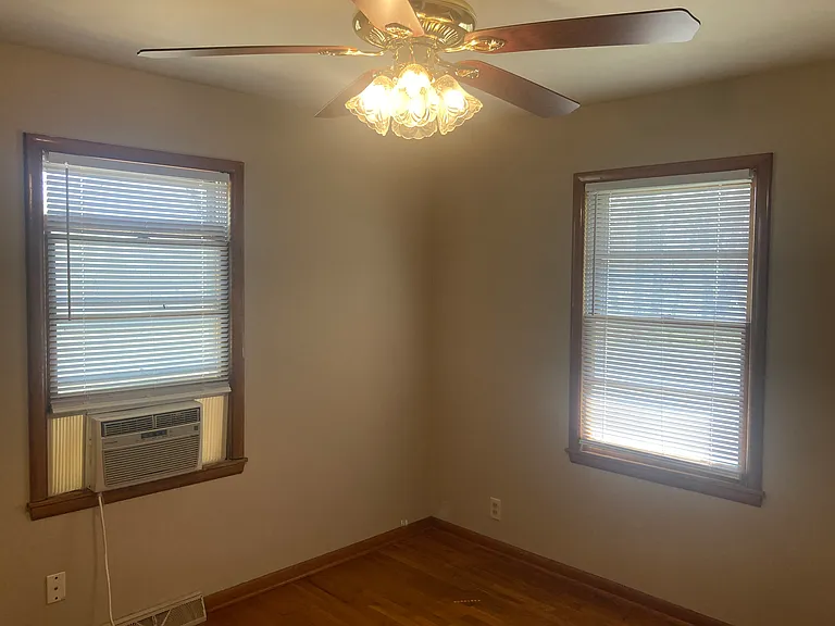 1404 S 5th Ave — Photo 13