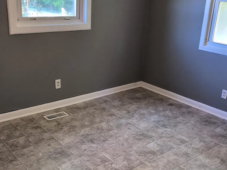 204 Barker St — Photo 7