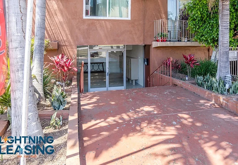 915 N Wilton Pl #309 — Photo 26