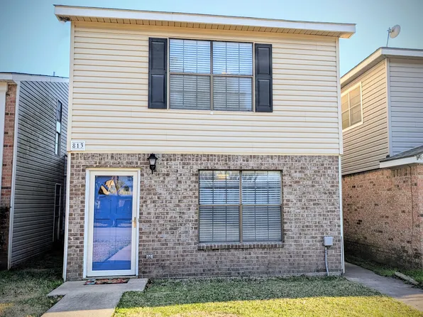 813 Clubside Dr #1, East Bernard, TX 77435