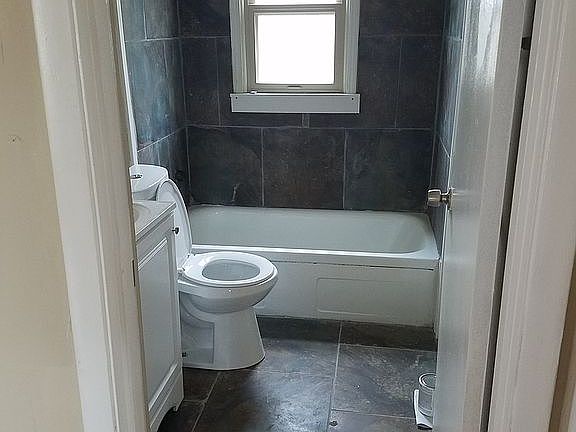 5th image of 9135 Loganberry Ln
