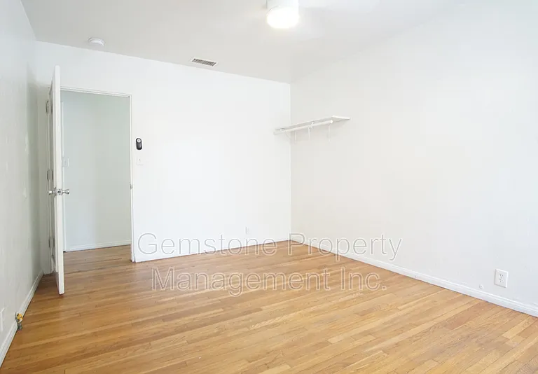 5017 College Ave — Photo 20