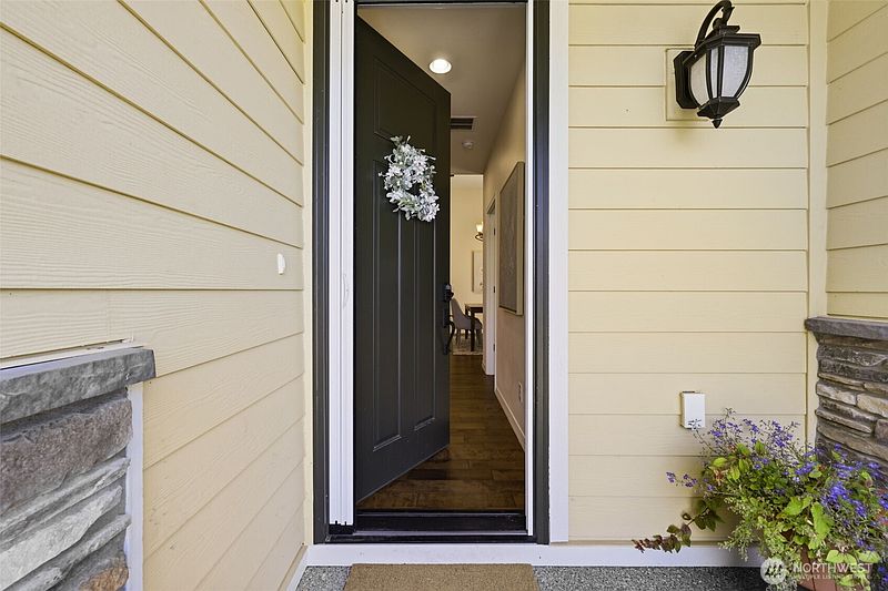 2nd image of 19210 143rd Street E