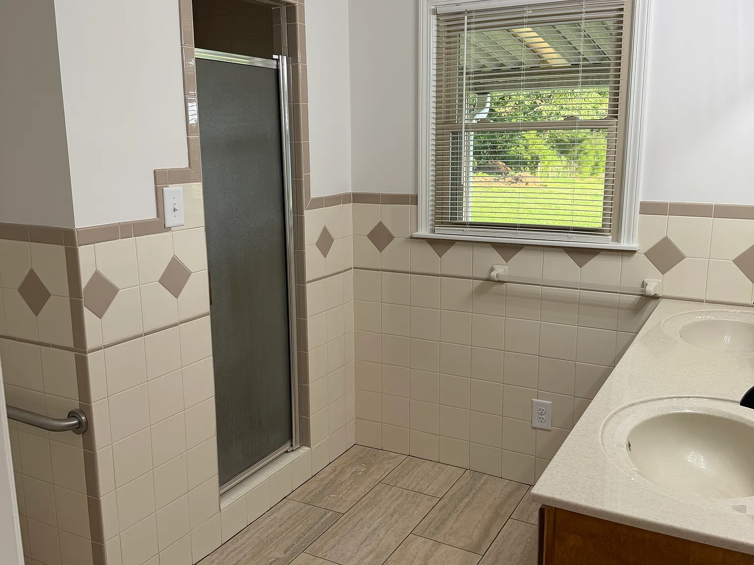 3 bed, 2100 sqft, $1,950 — Photo 4