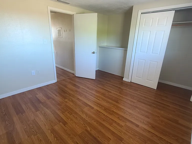 4809 Grand Blvd #5 — Photo 6