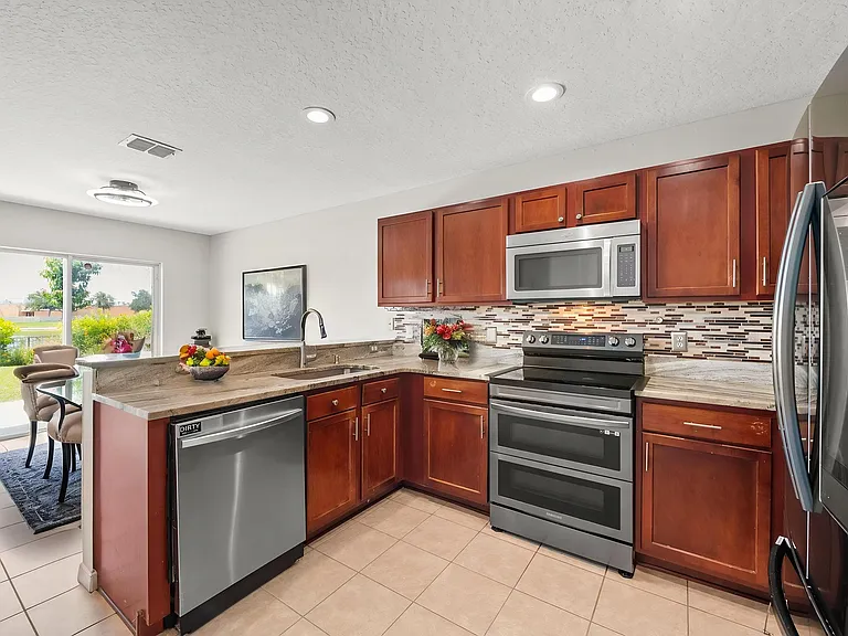 1752 Portcastle Cir — Photo 29