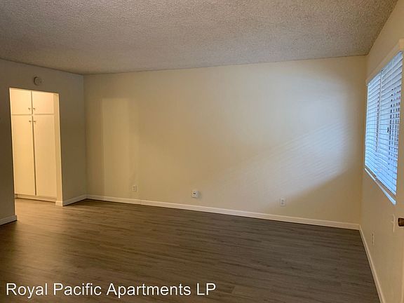 5th image of 1111 Hornblend St APT 3