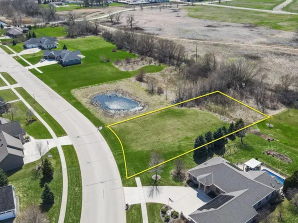 408 N Country Ln #88, Fond Du Lac, WI 54935