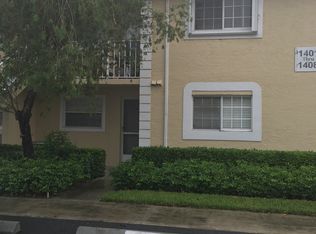 1402 Palm Beach Trace Dr, Royal Palm Beach, FL 33411