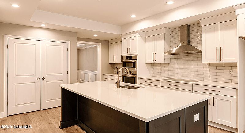 2nd image of 7 Farmington Court