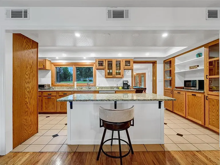 6659 Lake Cane Dr — Photo 8