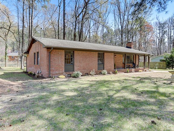 3rd image of 4003 Hillgrand Dr