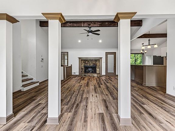 3rd image of 5169 Rockbridge Dr