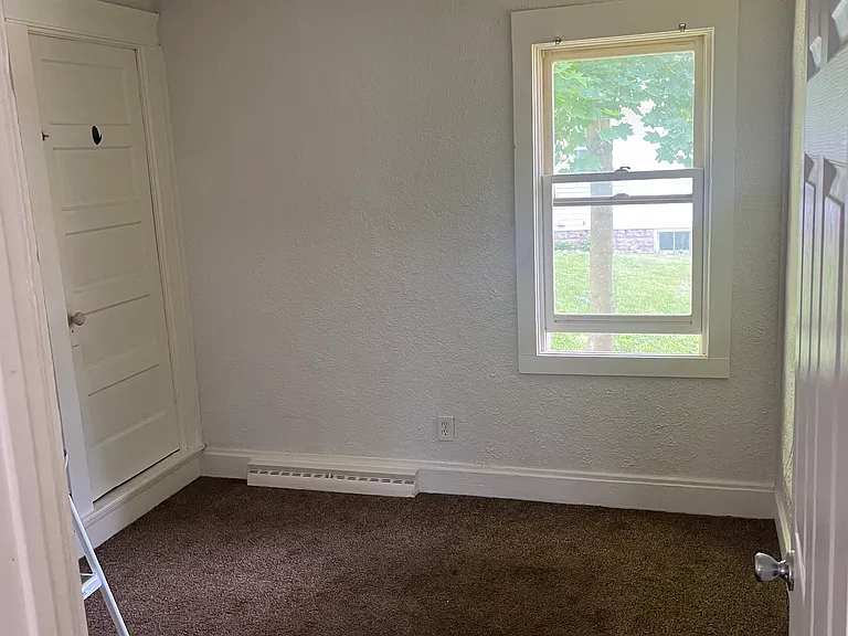 1201 Linwood St — Photo 1