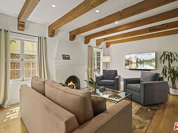 3rd image of 833 N Harper Ave