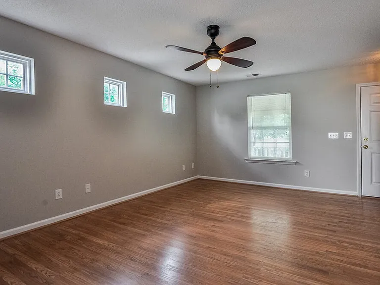 5845 Arbaugh Ct — Photo 3