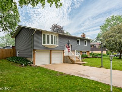 6943 Parkview Dr, Downers Grove, IL, 60516
