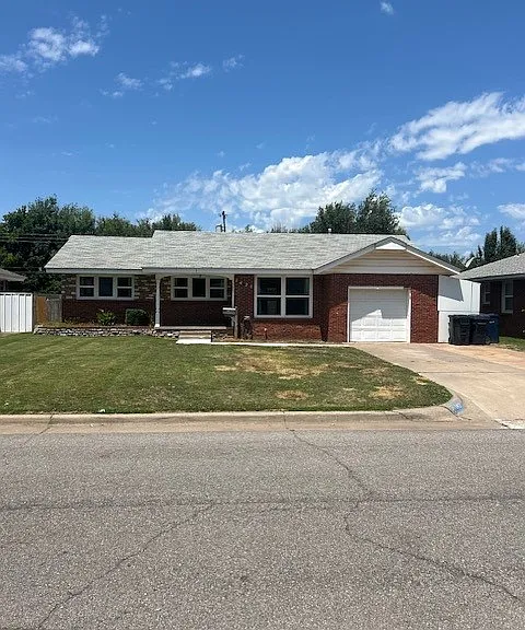 1421 N Sterling Ave — Photo 1