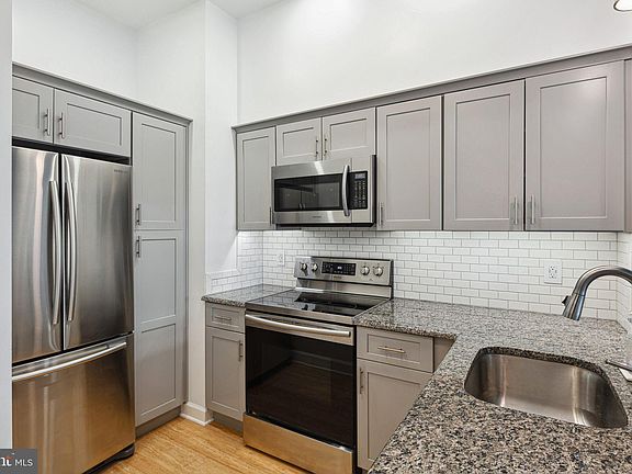 5th image of 3 N Chris Columbus Blvd Unit Pl266