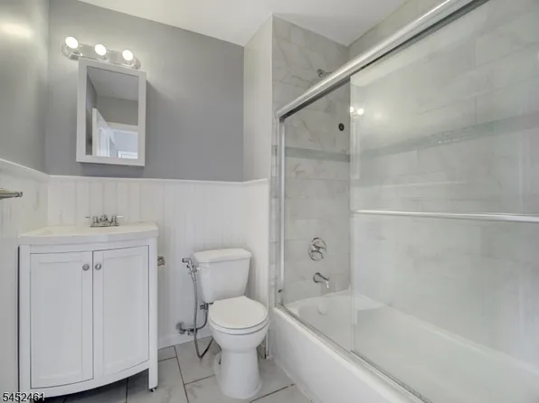 156 Crystal St, North Arlington, NJ 07031